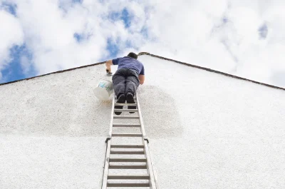 Peinture extérieure à Escala — façades et ravalement